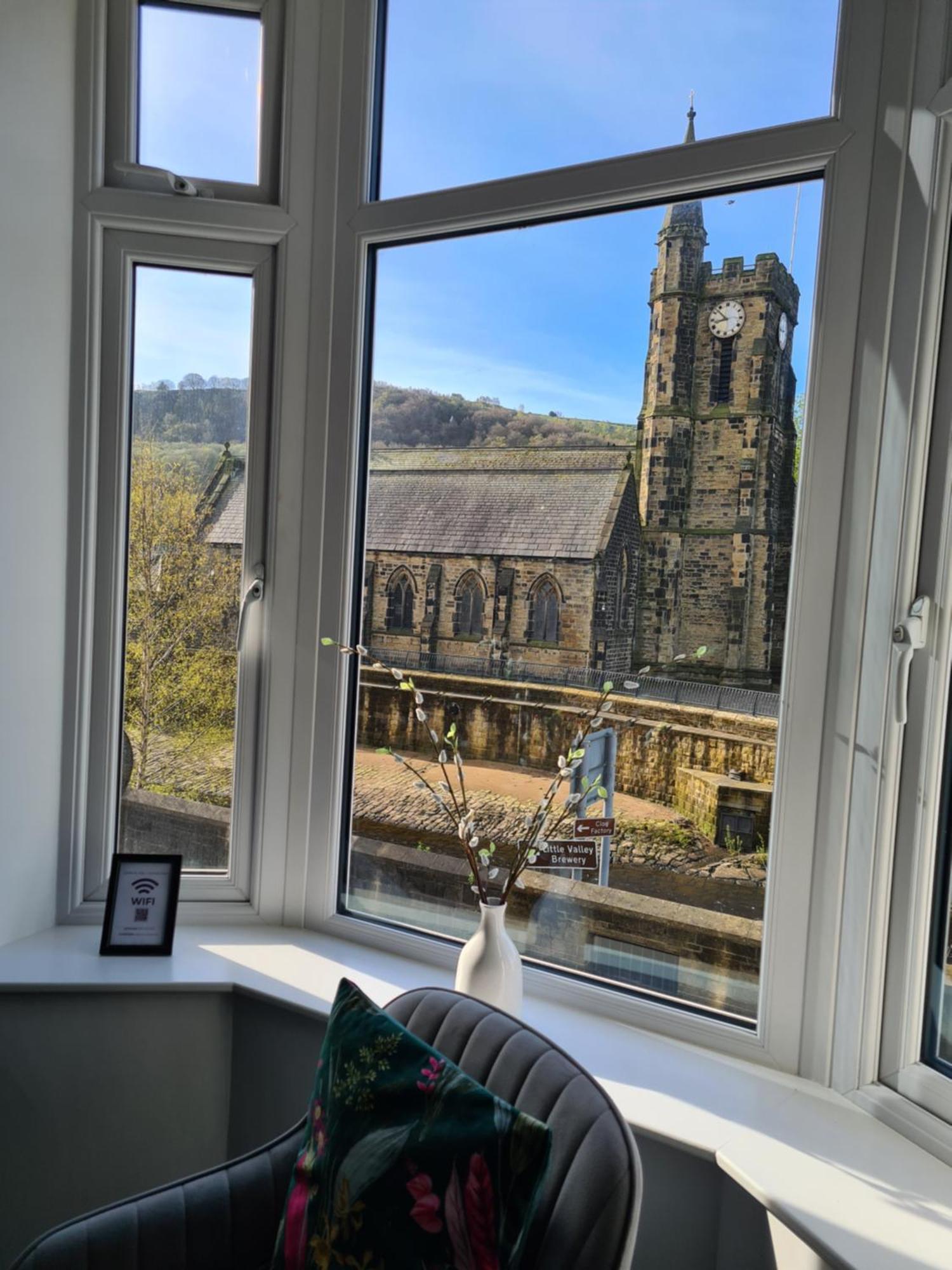 Modern River View Mytholmroyd Apartment Exterior photo